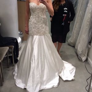 NWT Kleinfeld Bridal Wedding Dress Size 6